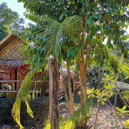 Phuhaya Bamboo Bungalows Ko Lanta Exteriér fotografie
