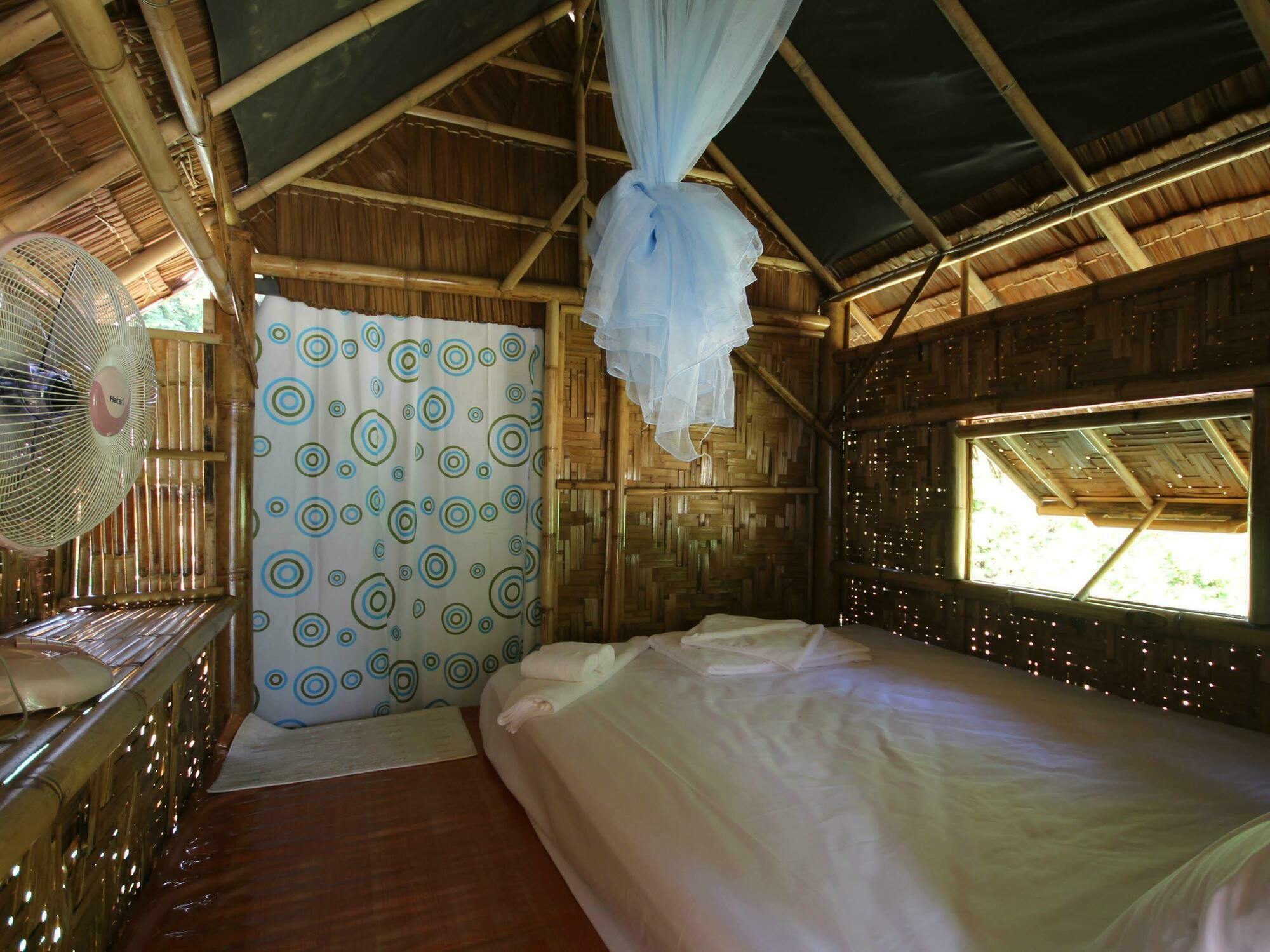 Phuhaya Bamboo Bungalows Ko Lanta Exteriér fotografie